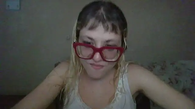 Snapshot of BlondieTami chatting on 3, 2, 2026 BlondieTami online show from 3, 2, 2026