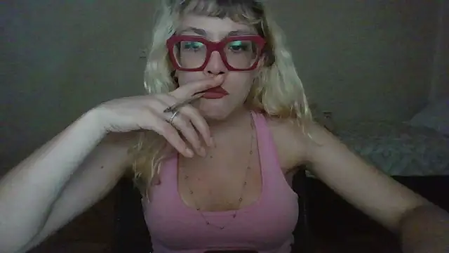 Snapshot of BlondieTami chatting on 4, 2, 2026 BlondieTami online show from 4, 2, 2026