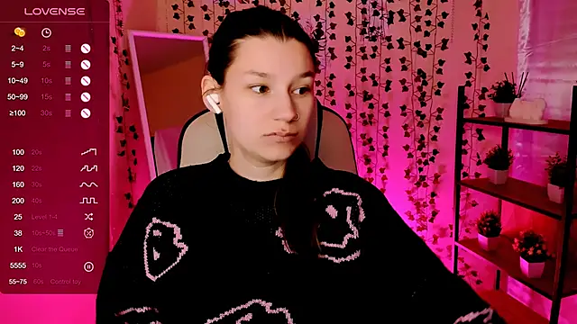 LinaBlossom  online show from 7, 5, 2026