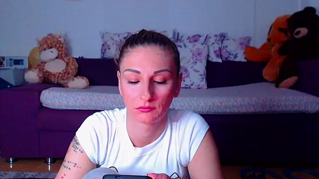 CassieSpell online show from 26, 4, 2026