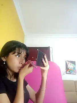 Snapshot of xoxo_milk chatting on 12, 10, 2025 xoxo milk online show from 12, 10, 2025