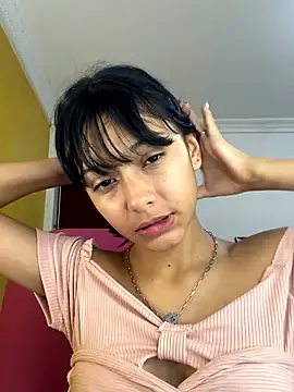 Snapshot of xoxo_milk chatting on 14, 12, 2025 xoxo milk online show from 14, 12, 2025