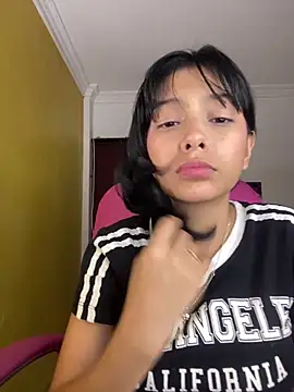 Snapshot of xoxo_milk chatting on 15, 12, 2025 xoxo milk online show from 15, 12, 2025