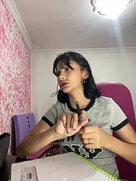 Snapshot of xoxo_milk chatting on 7, 2, 2026 xoxo milk online show from 7, 2, 2026