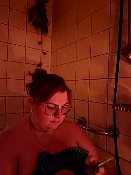 Snapshot of Chrissiosaurus chatting on 23, 10, 2025 Chrissiosaurus online show from 23, 10, 2025