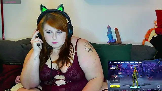 Snapshot of Chrissiosaurus chatting on 26, 10, 2025 Chrissiosaurus online show from 26, 10, 2025