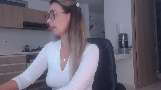 LovePaula online show from 3, 2, 2026