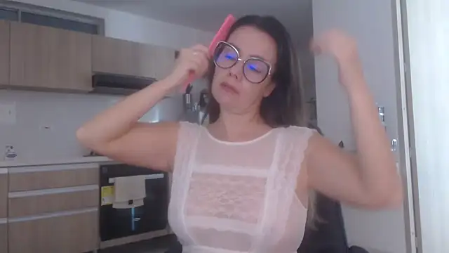 Snapshot of LovePaula chatting on 17, 7, 2026 LovePaula online show from 17, 7, 2026