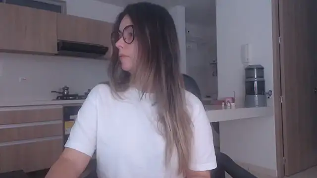 Snapshot of LovePaula chatting on 19, 7, 2026 LovePaula online show from 19, 7, 2026
