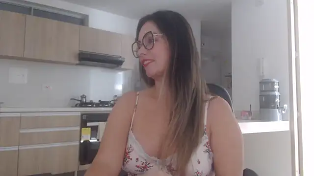 Snapshot of LovePaula chatting on 31, 7, 2026 LovePaula online show from 31, 7, 2026