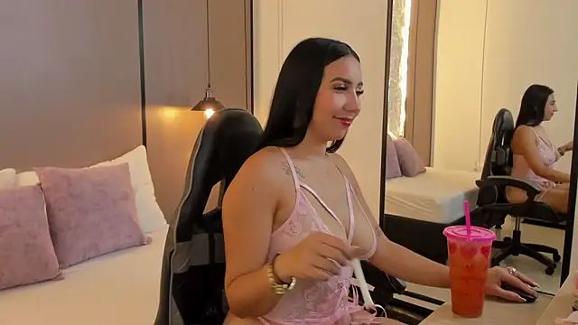 olivia willoow online show from 24, 2, 2026