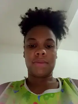 Snapshot of PrettahSantos chatting on 1, 10, 2025 PrettahSantos online show from 1, 10, 2025