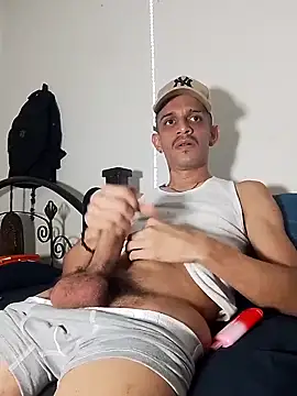 LATINO27CM online show from 2, 5, 2026