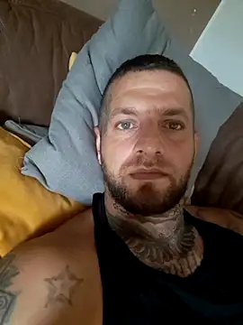 Danielxxxbbn online show from 4, 10, 2025