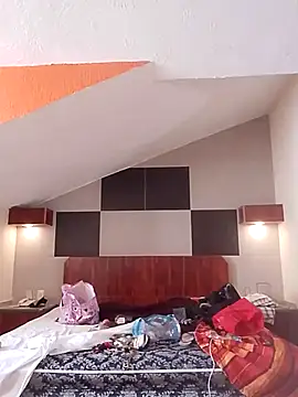 transreyna online show from 1, 2, 2025