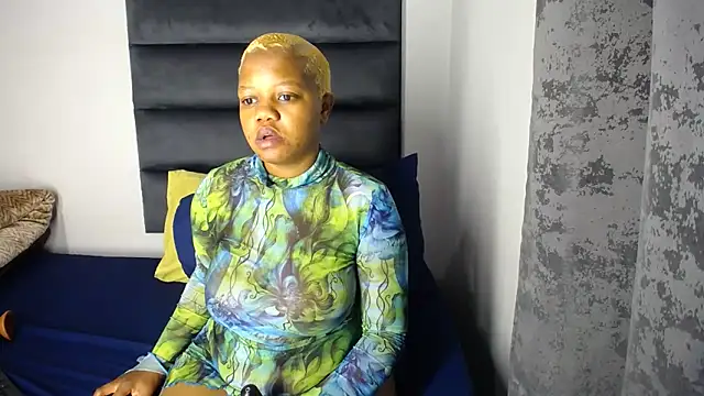 Snapshot of Juiceybileh chatting on 7, 10, 2025 Juiceybileh online show from 7, 10, 2025