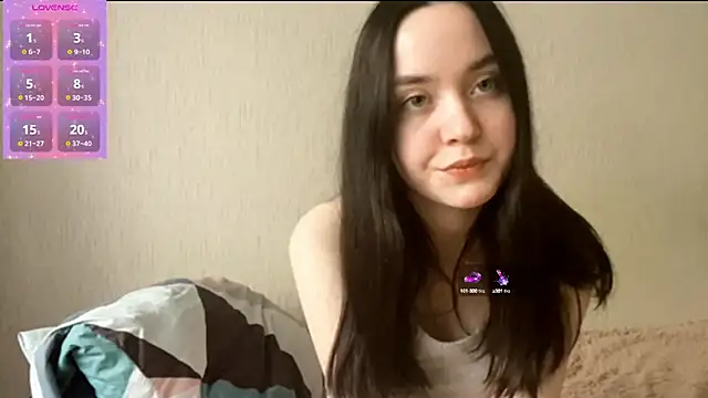 Snapshot of VividSienna chatting on 9, 10, 2025 VividSienna online show from 9, 10, 2025