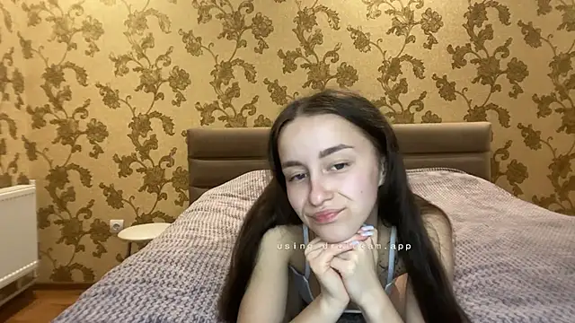 RiriLovesYouu online show from 19, 10, 2025