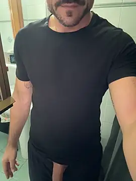 Snapshot of giovan2020 chatting on 9, 11, 2025 giovan2020 online show from 9, 11, 2025