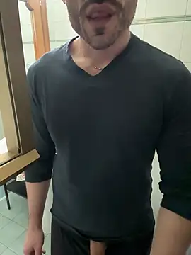 Snapshot of giovan2020 chatting on 14, 1, 2026 giovan2020 online show from 14, 1, 2026