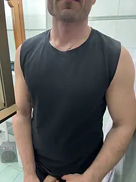 Snapshot of giovan2020 chatting on 8, 3, 2026 giovan2020 online show from 8, 3, 2026