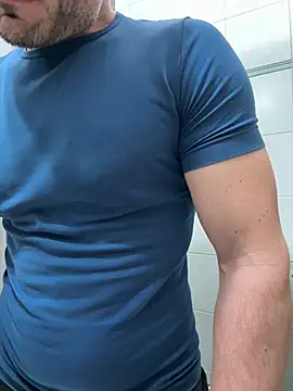 Snapshot of giovan2020 chatting on 25, 3, 2026 giovan2020 online show from 25, 3, 2026