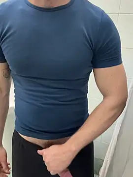 Snapshot of giovan2020 chatting on 3, 4, 2026 giovan2020 online show from 3, 4, 2026