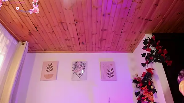 Lauraricci   online show from 11, 10, 2025