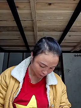 xuxulovezz online show from 25, 10, 2025