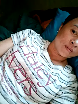 Snapshot of xuxulovezz chatting on 7, 7, 2026 xuxulovezz online show from 7, 7, 2026