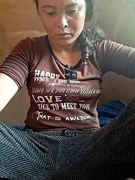 Snapshot of xuxulovezz chatting on 15, 7, 2026 xuxulovezz online show from 15, 7, 2026