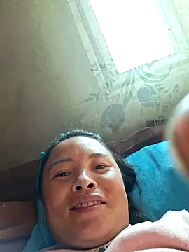 Snapshot of xuxulovezz chatting on 2, 8, 2026 xuxulovezz online show from 2, 8, 2026