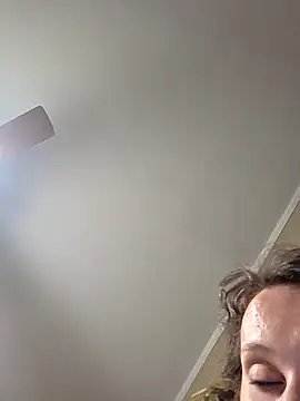 brunettebabexo3 online show from 24, 10, 2025