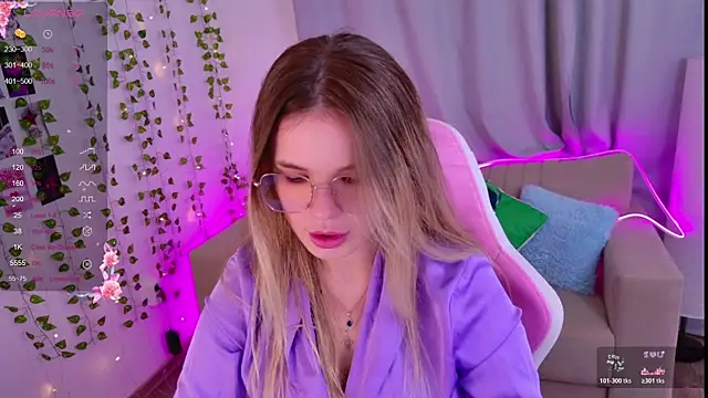 KellyHayden online show from 6, 2, 2026