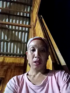 Snapshot of vtmbae chatting on 3, 10, 2025 vtmbae online show from 3, 10, 2025