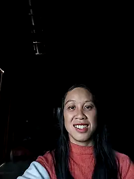 Snapshot of vtmbae chatting on 8, 11, 2025 vtmbae online show from 8, 11, 2025