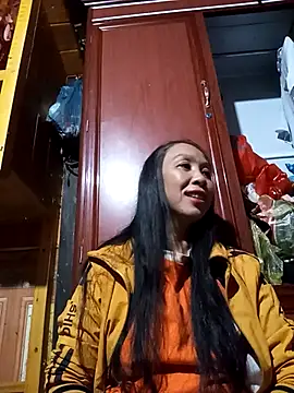 Snapshot of vtmbae chatting on 12, 11, 2025 vtmbae online show from 12, 11, 2025