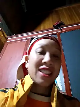 Snapshot of vtmbae chatting on 14, 11, 2025 vtmbae online show from 14, 11, 2025