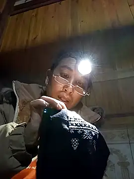 Snapshot of vtmbae chatting on 8, 3, 2026 vtmbae online show from 8, 3, 2026