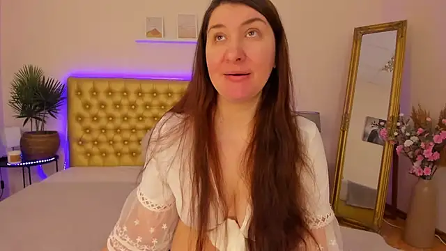 TrishaDarks online show from 2, 3, 2026