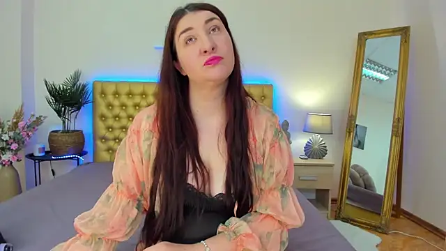 TrishaDarks online show from 12, 5, 2026