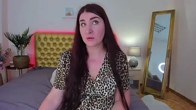 TrishaDarks online show from 24, 6, 2026