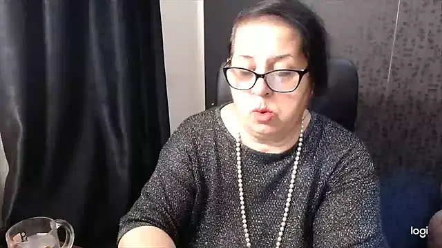 Snapshot of MissSanjanne chatting on 7, 10, 2025 MissSanjanne online show from 7, 10, 2025