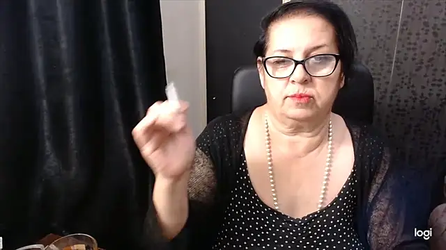 Snapshot of MissSanjanne chatting on 27, 10, 2025 MissSanjanne online show from 27, 10, 2025