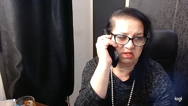 Snapshot of MissSanjanne chatting on 9, 11, 2025 MissSanjanne online show from 9, 11, 2025