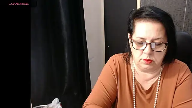 Snapshot of MissSanjanne chatting on 4, 4, 2026 MissSanjanne online show from 4, 4, 2026