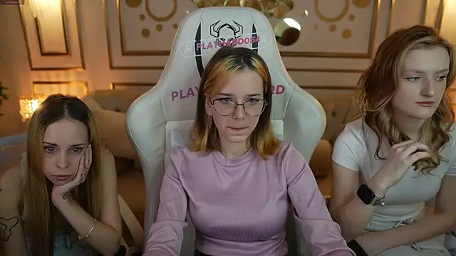 Snapshot of Hoshi_mur chatting on 5, 10, 2025 Hoshi mur online show from 5, 10, 2025