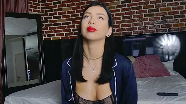 MeganSin  online show from 3, 10, 2025