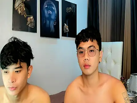 Snapshot of JuliuswildCock chatting on 12, 10, 2025 JuliuswildCock online show from 12, 10, 2025
