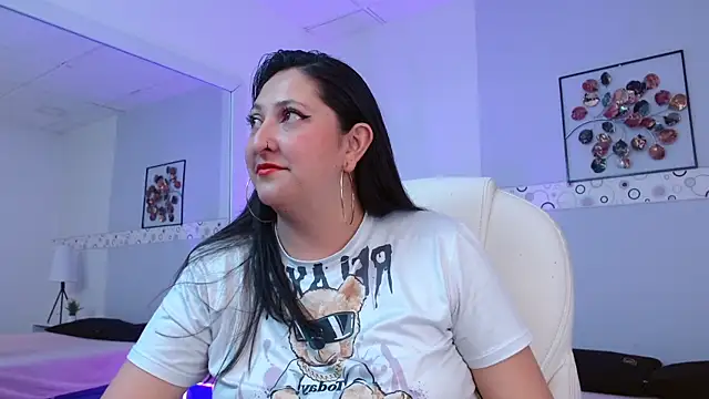 Kata Rosse online show from 5, 10, 2025